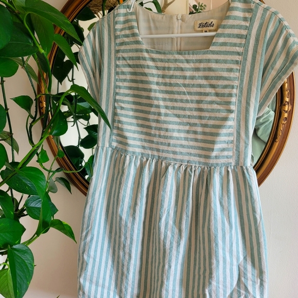 Listicle Dress - Picture 1 of 3